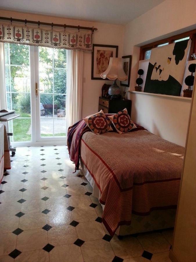 Folly Studio Bed And Breakfast Bungay Exterior photo